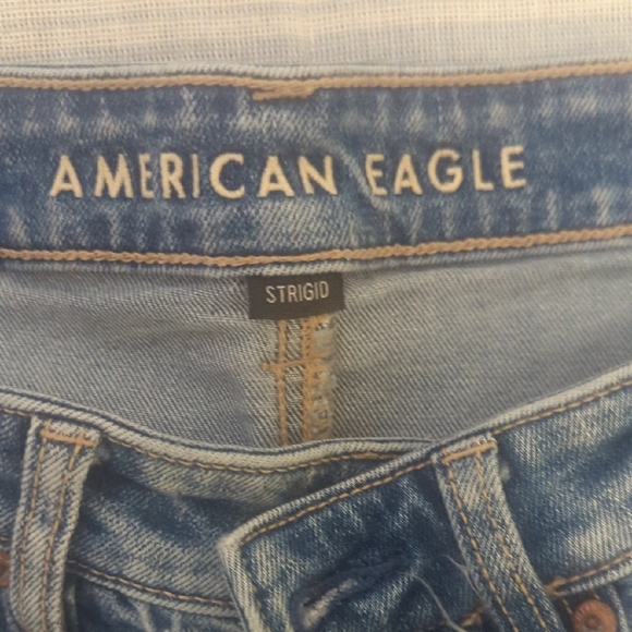 American Eagle Outfitters Light Blue Distressed Boyfriend Jeans - Picture 4 of 8